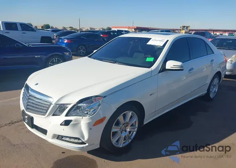 2012 Mercedes-Benz E 350 z USA, uszkodzony, nr VIN WDDHF5KB4CA642772